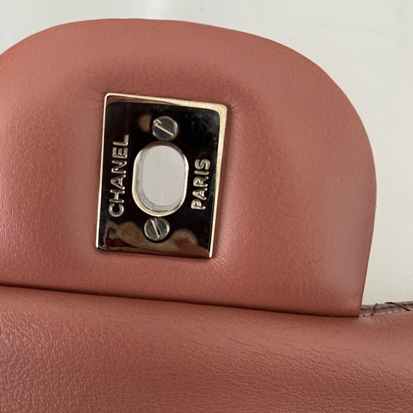 CHANEL Jumbo Classic Flap Patent Lambskin - Picture 13 of 16